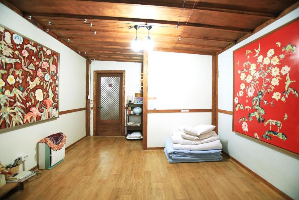 Mongyouhwawon Guesthouse จอนจู ภายนอก รูปภาพ