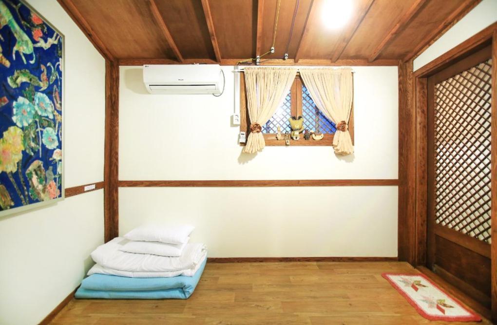 Mongyouhwawon Guesthouse จอนจู ภายนอก รูปภาพ