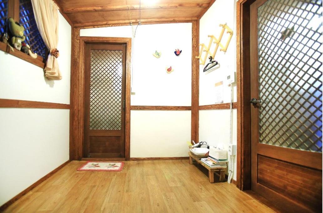 Mongyouhwawon Guesthouse จอนจู ภายนอก รูปภาพ
