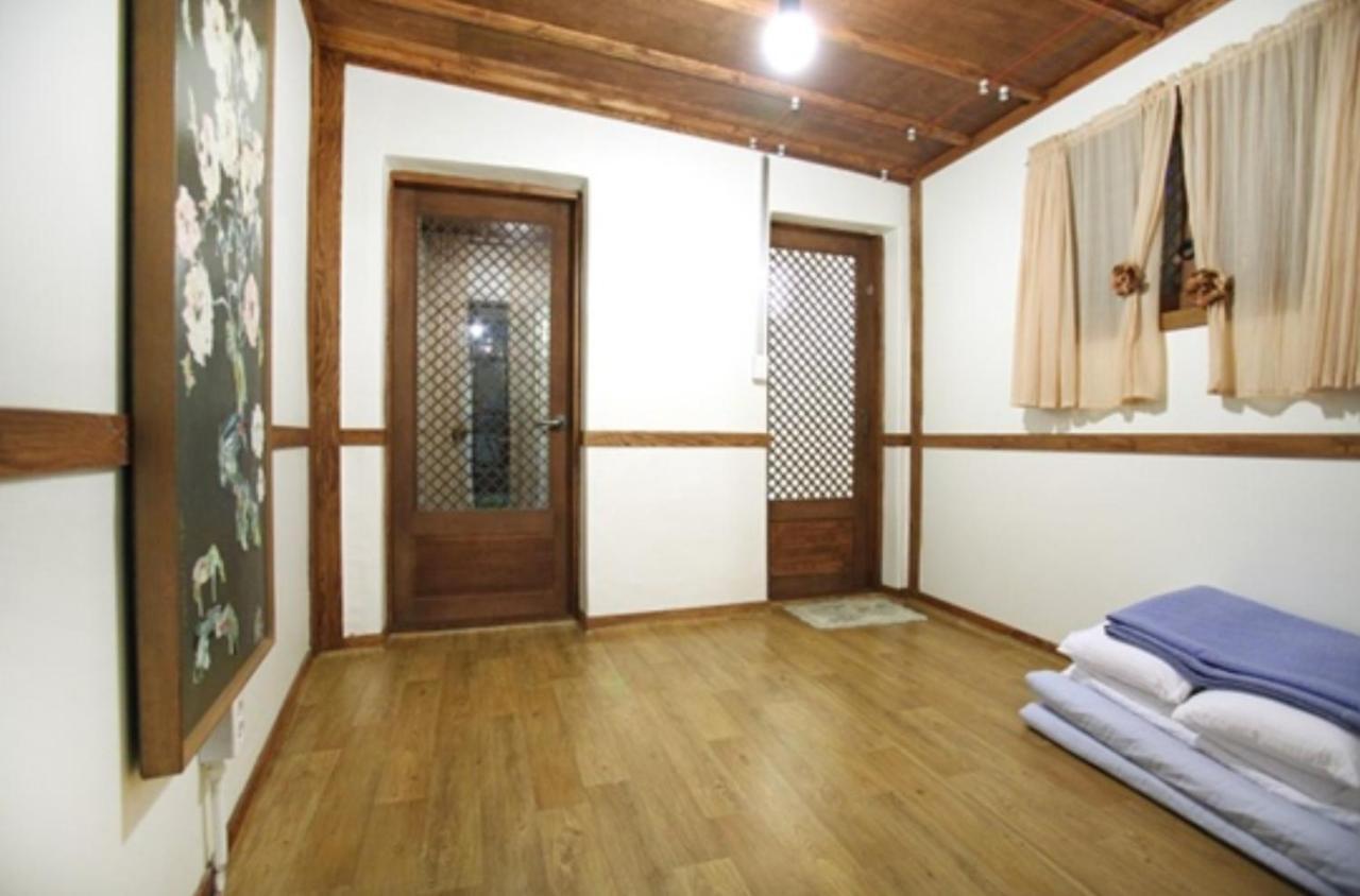 Mongyouhwawon Guesthouse จอนจู ภายนอก รูปภาพ