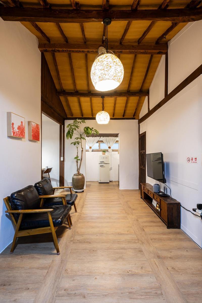 Mongyouhwawon Guesthouse จอนจู ภายนอก รูปภาพ