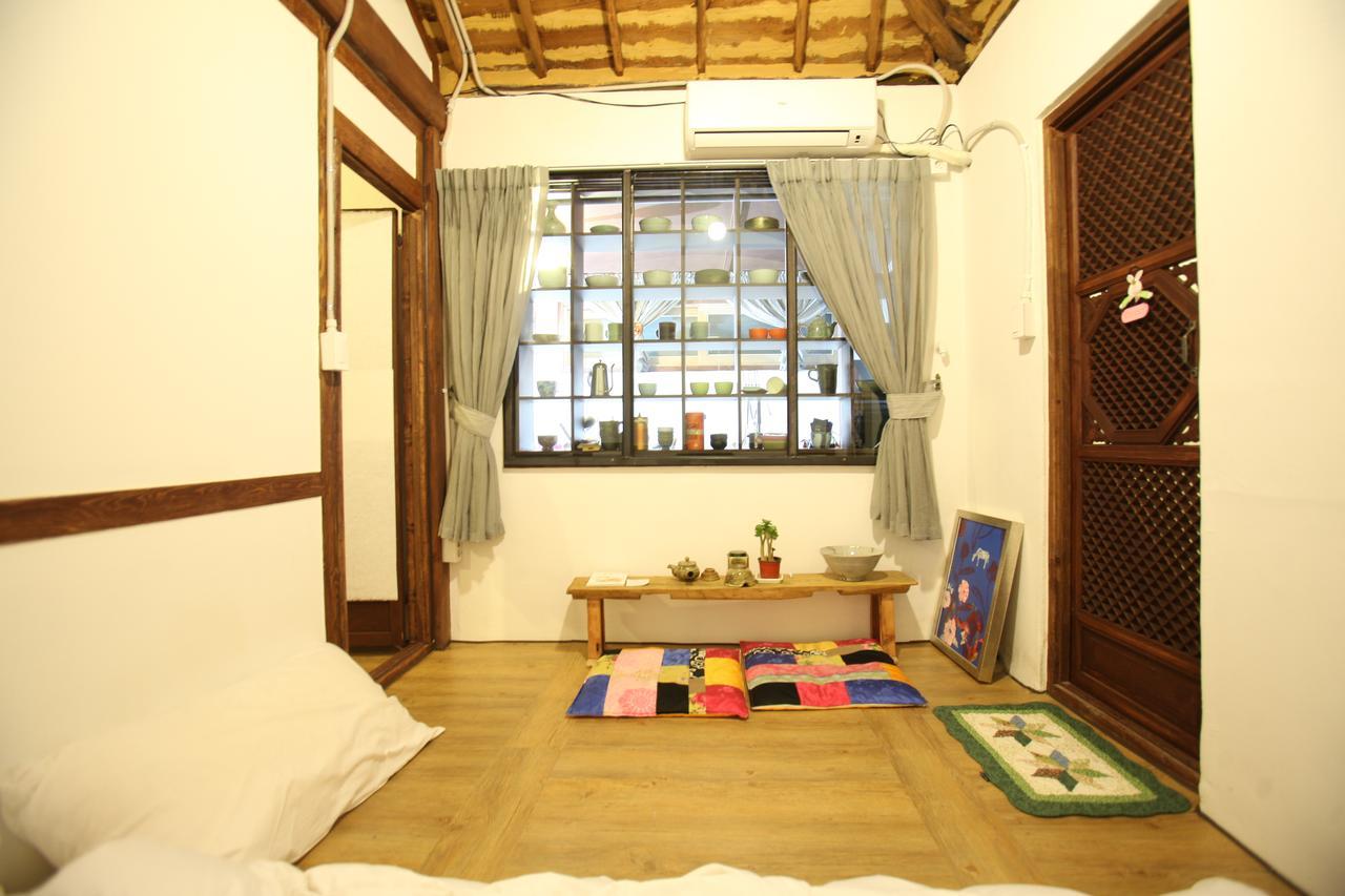 Mongyouhwawon Guesthouse จอนจู ภายนอก รูปภาพ