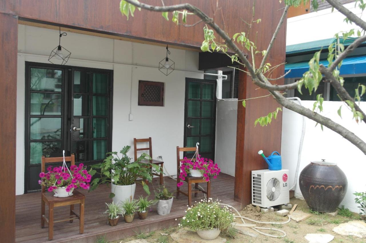 Mongyouhwawon Guesthouse จอนจู ภายนอก รูปภาพ